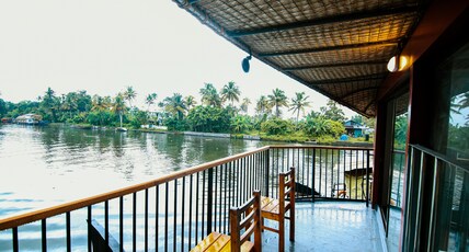 Prakriti Luxury Cruise Houseboat Room Type - Room with Premium