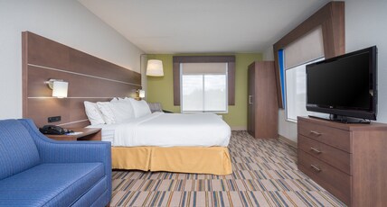 Holiday Inn Express & Suites QUAKERTOWN Room Type - 1 King Suite