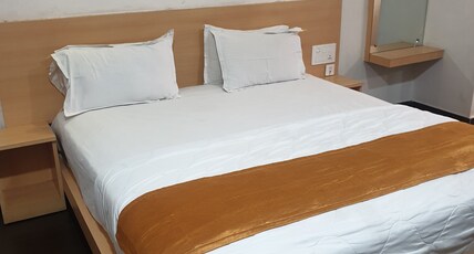 Siri Varshini Inn Room Type - Standard Non-A/c Room