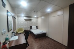 Hotel Kailash Empire (Refinery Road Pachapara)