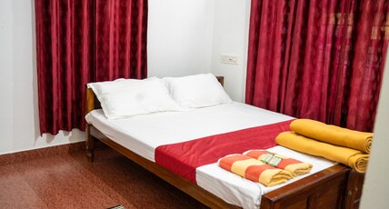Lake Villa Rooms | Pookode Lake View Room Type - Bedroom 1