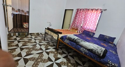Shri Gurudatt (Patil) Home Stay Room Type - Bedroom 1