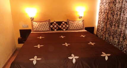 Pink City Guest House Room Type - Deluxe AC