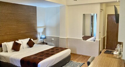 MayaTels - Maya Inn Room Type - Executive Room