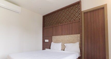 Hotel Mathoshree Room Type - Deluxe Room
