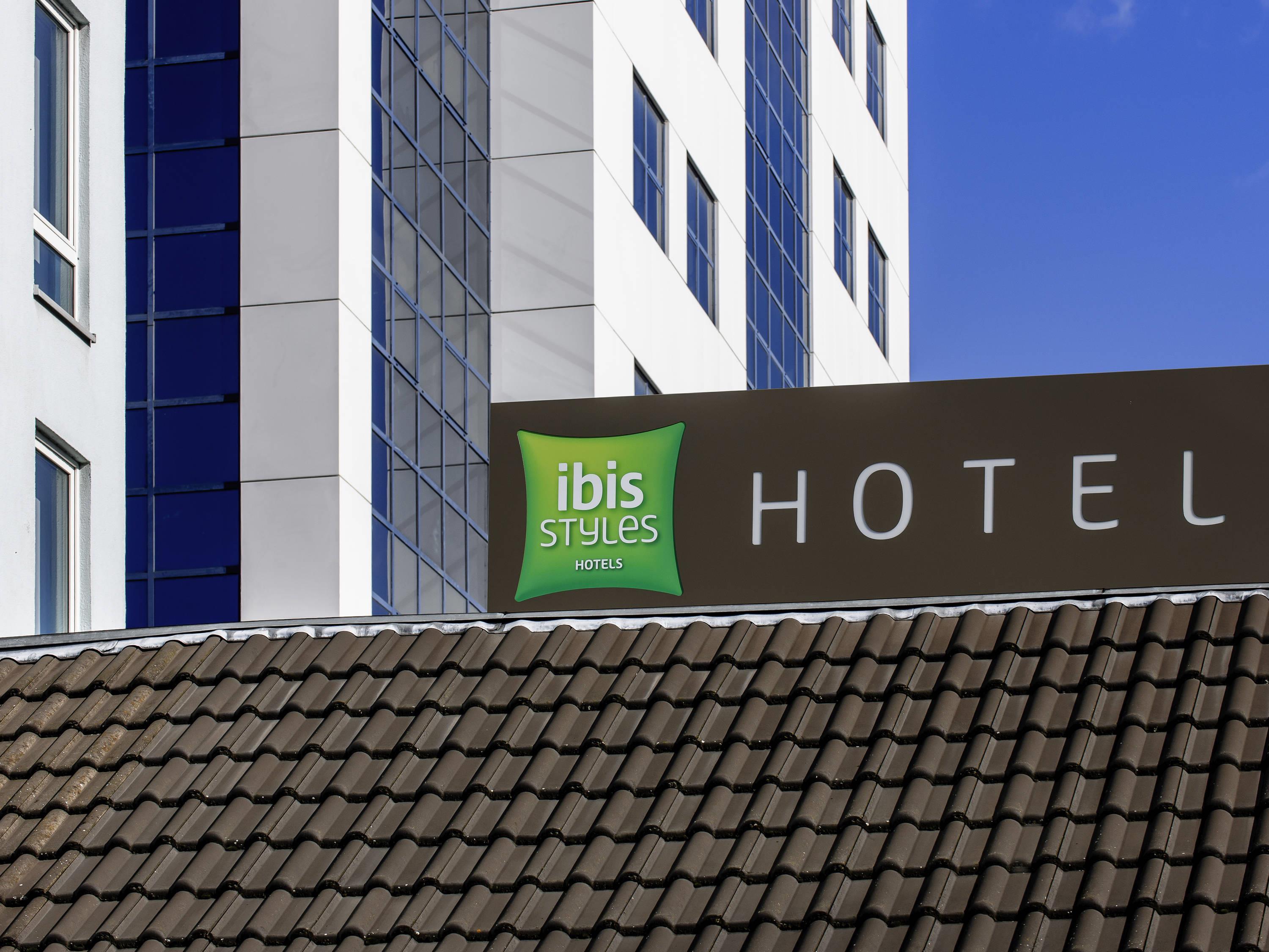 ibis Styles Duesseldorf Neuss - Tap to explore photos