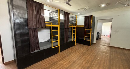 Dorm Hub Dehradun Room Type - 15 Bed Mix Dorm Room