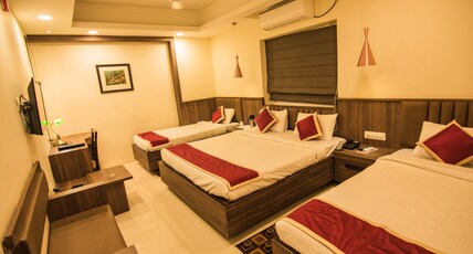 Hotel Coral Grand Room Type - Coral Exclusive Room with Work Desk