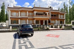 Shey vista homestay   peaceful mountain stay