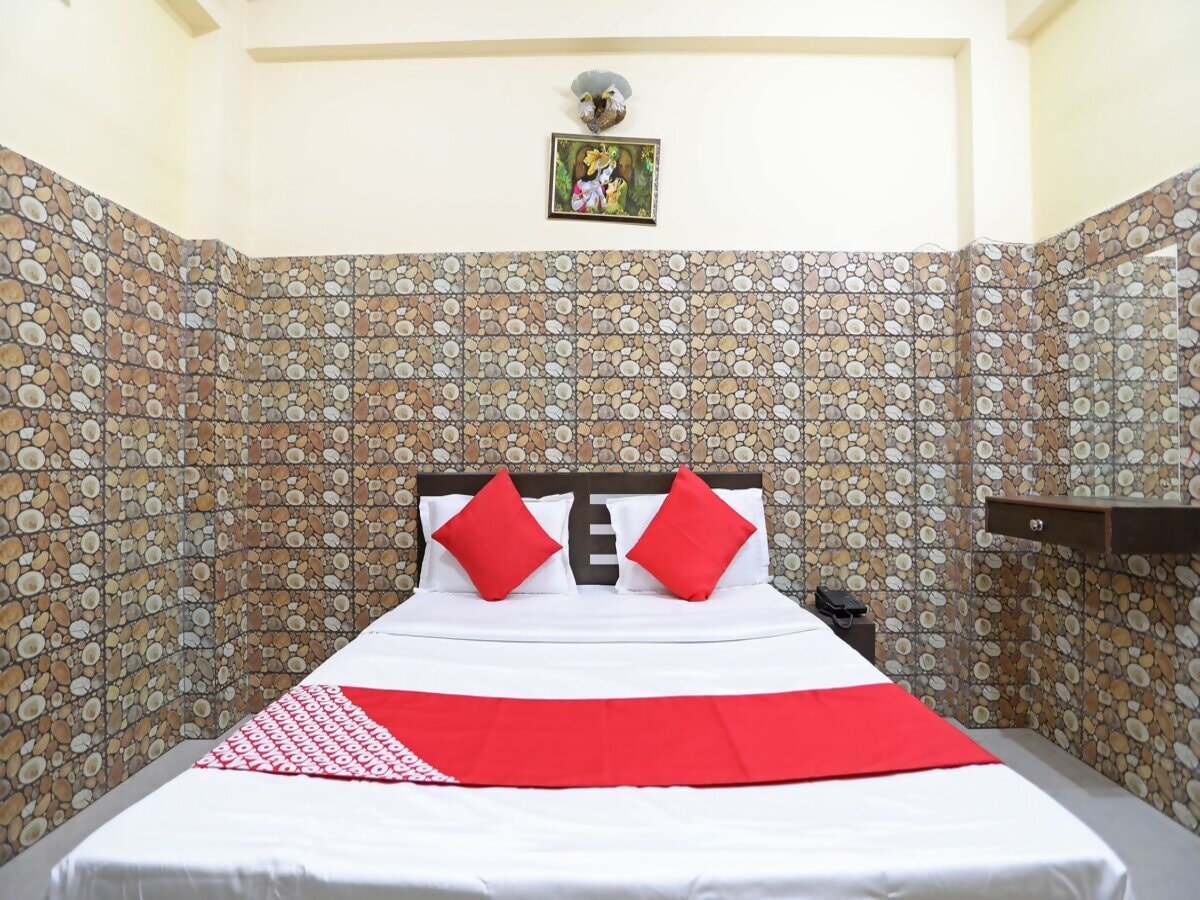 Hotel Kanchan Palace - Tap to explore photos