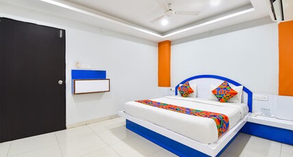 FabHotel Relax Inn Room Type - Deluxe Room FabHotel Relax Inn Room Type - Deluxe Room