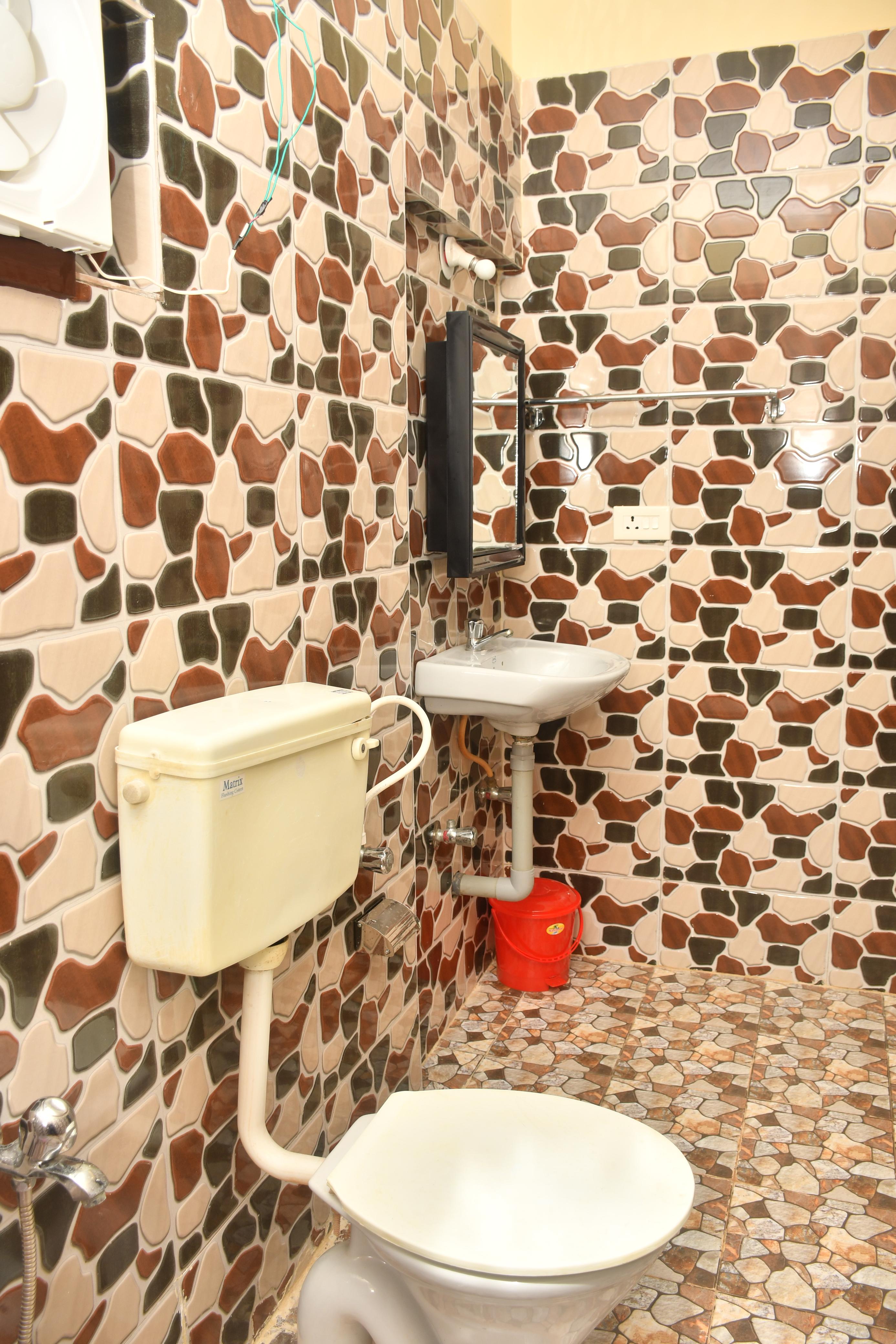Rajbag Residency Guest House - Tap to explore photos