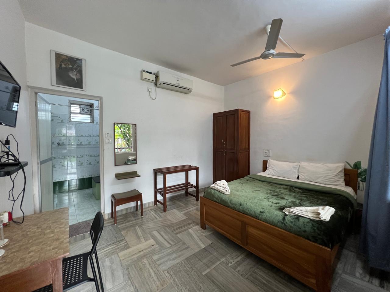 Peravel Beach Holiday Home - Tap to explore photos
