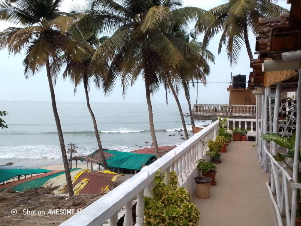 This is it Stays - Seaview Huts and Beach View Rooms - Tap to explore photos