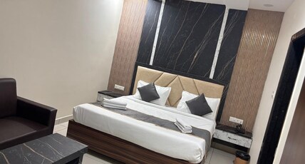 Hotel GVR Prime Room Type - Deluxe AC Room