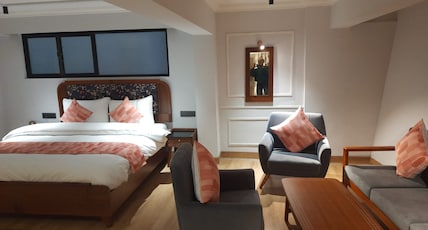Hotel Sonar Bangla Darjeeling - 50mts from Mall Road Room Type - Suite Six Bed Hotel Sonar Bangla Darjeeling - 50mts from Mall Road Room Type - Suite Six Bed