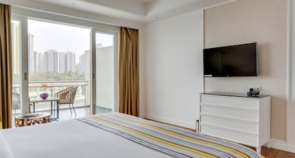 Amanora The Fern Pune, Series by Marriott Room Type - Fern Classic, Suite, 1 King, Garden view, Balcony: 2 Amanora The Fern Pune, Series by Marriott Room Type - Fern Classic, Suite, 1 King, Garden view, Balcony: 2