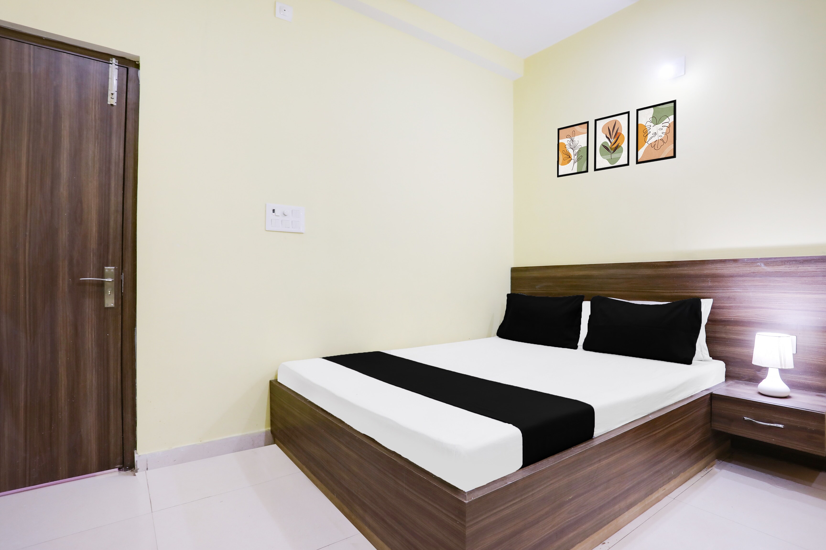 Hotel O Divisha palace - Tap to explore photos