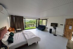 Cliff Cob House Mount Abu