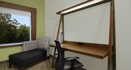 Holiday Inn Express JASPER Room Type - 1 King Suite