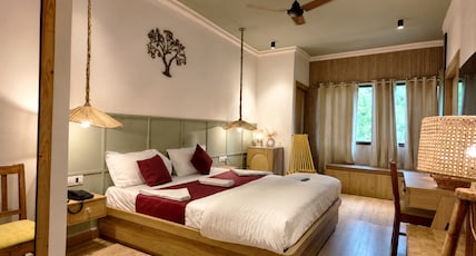 Hotel Valna Estate Himalyan View Kausani By HRG Room Type - Luxury Room Hotel Valna Estate Himalyan View Kausani By HRG Room Type - Luxury Room