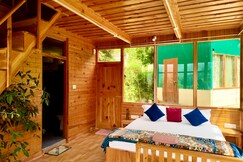 Woodland Treehouse Jibhi