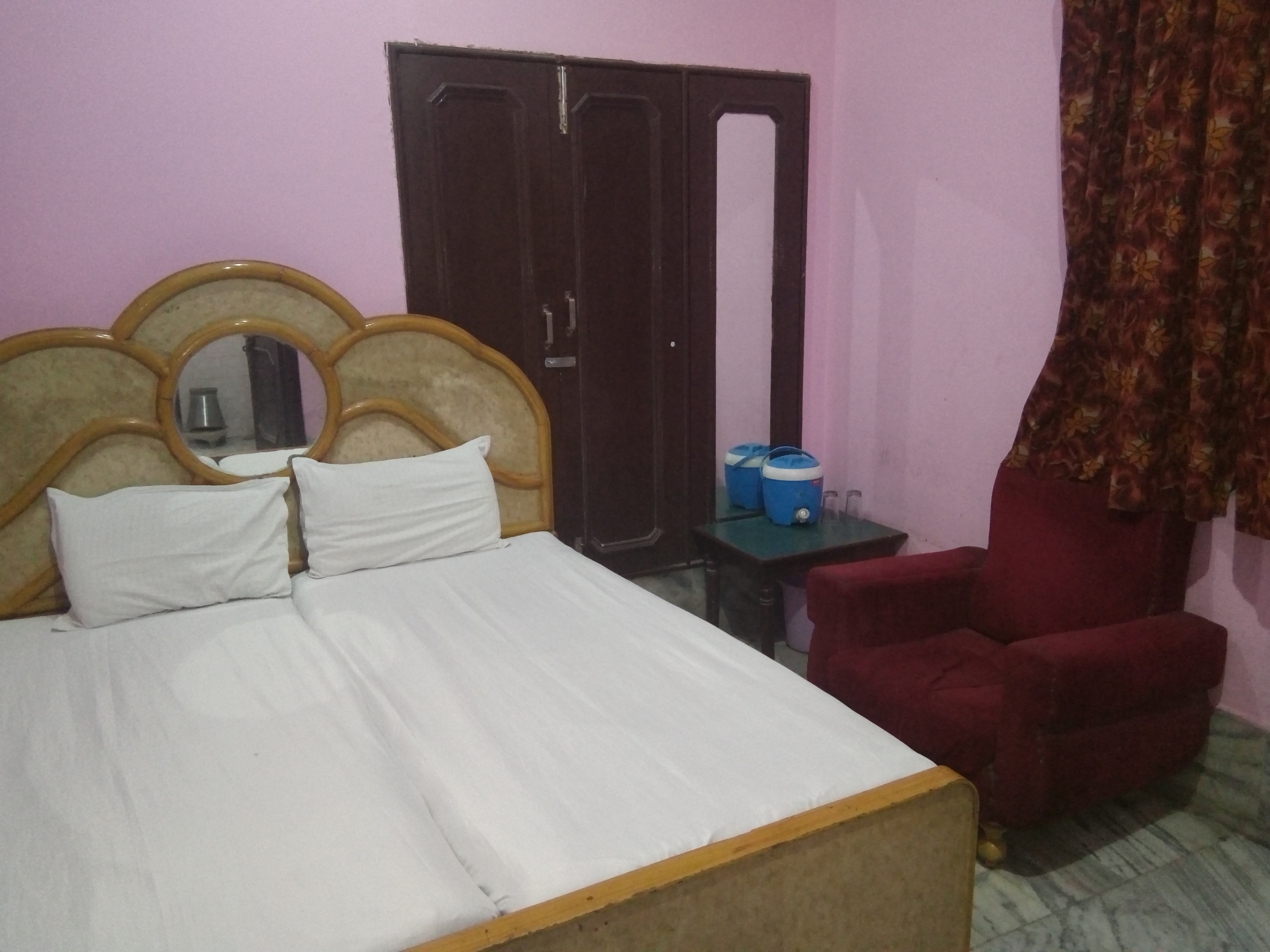 Hotel Pyare Mohan - Tap to explore photos