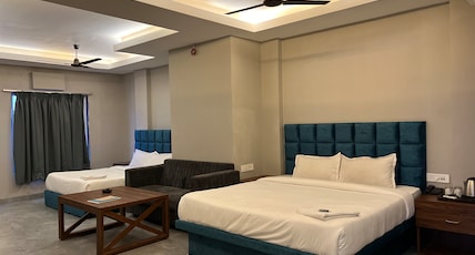 Revelon Grand Hotel Room Type - Mini Pool Room