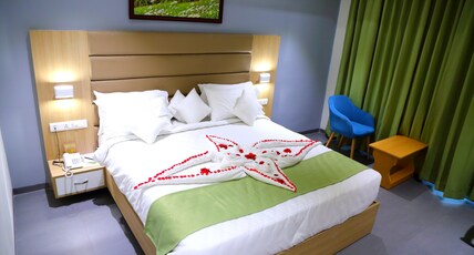 Abhayaa Hotel Room Type - Premier (King Bed)