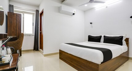 Collection O De Alphabet Hotel Room Type - Classic