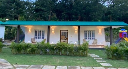 Redberrys Luxury Stay Room Type - Non AC Twin Cottage with 2 Bedrooms and 1 Hall