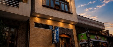 Pishorian Bnb | 5 mins walking to Golden Temple