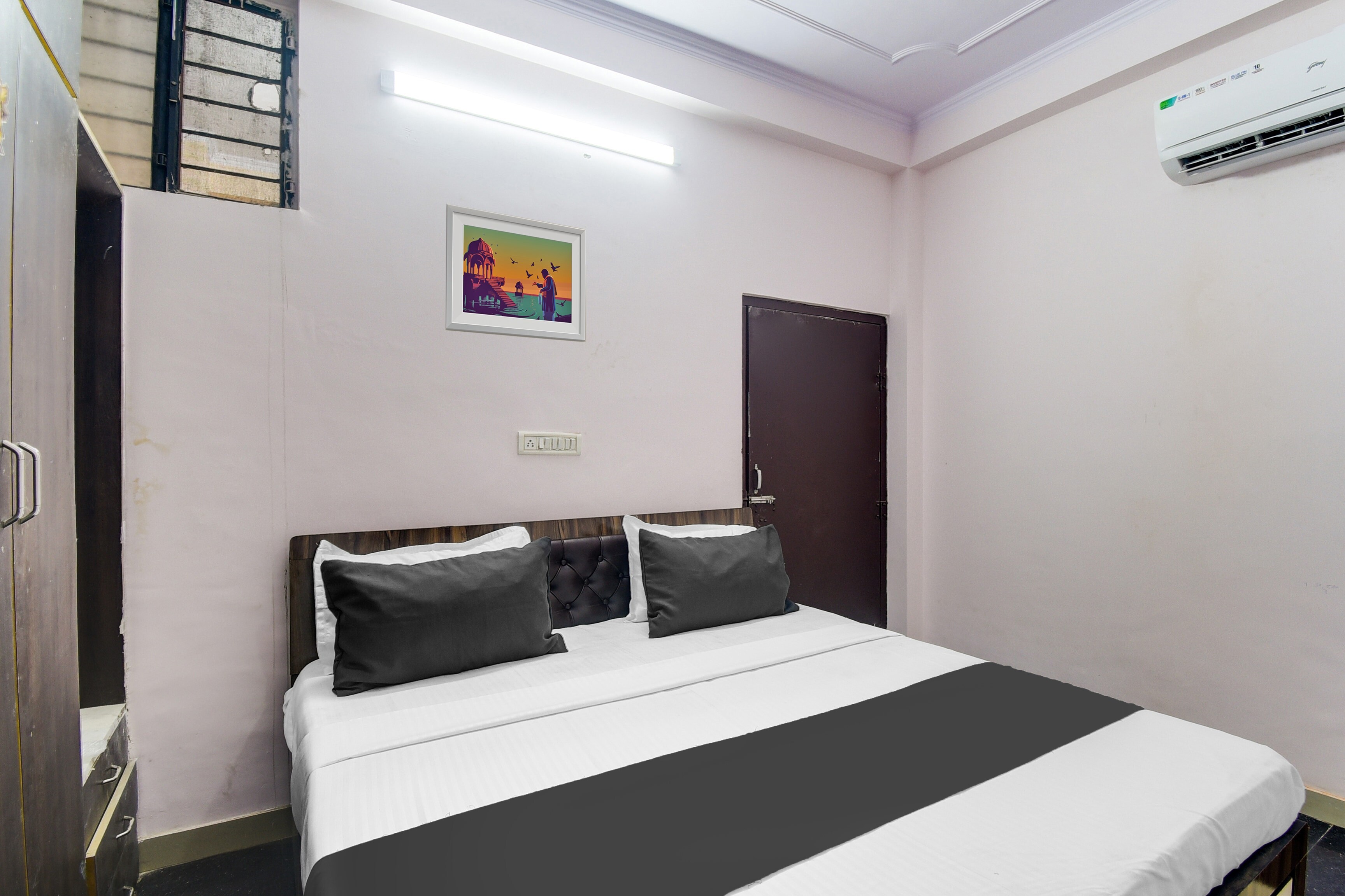 Hotel O Luxo Stay - Tap to explore photos