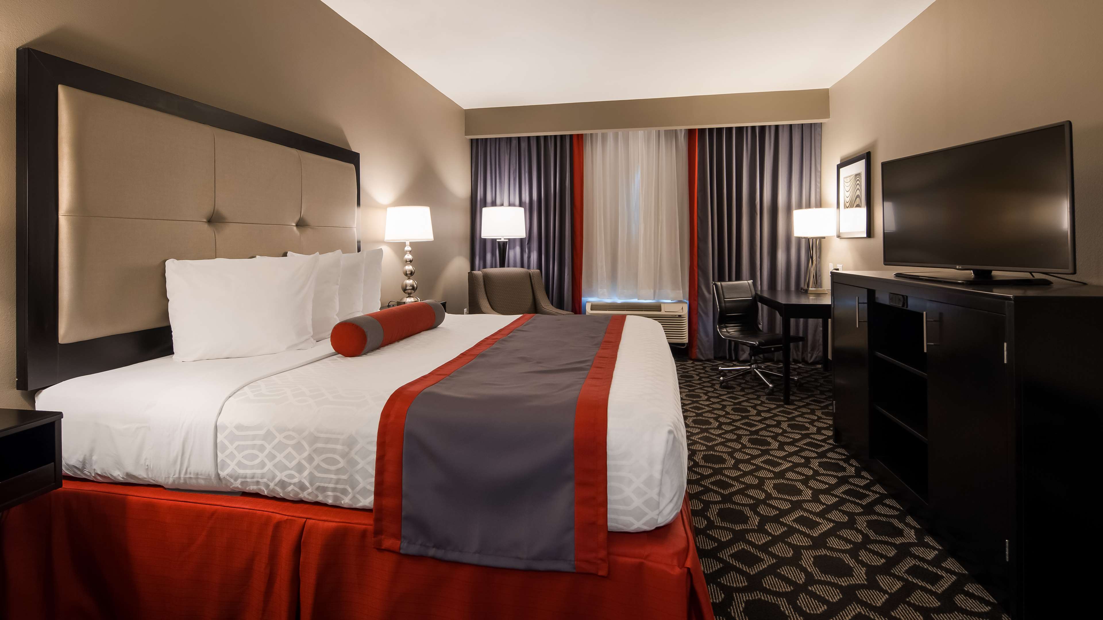 Best Western Plus Laredo Inn & Suites - Tap to explore photos