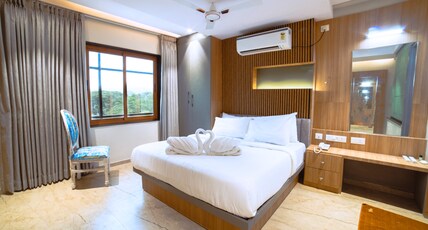 Oviya Hotels Room Type - Suite