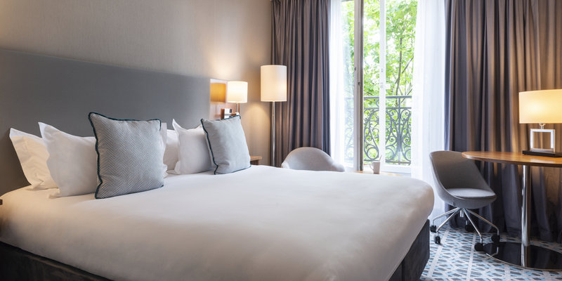 Crowne Plaza Paris Republique - Tap to explore photos