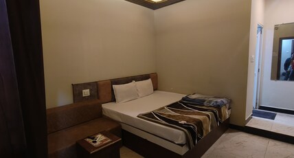 HOTEL SHREE DATTADHAM PALACE Room Type - Double Bed AC Room