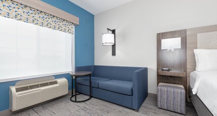 Holiday Inn Express & Suites GRANBURY Room Type - 1 King Suite Mobility Accessible Tub Sofa Bed