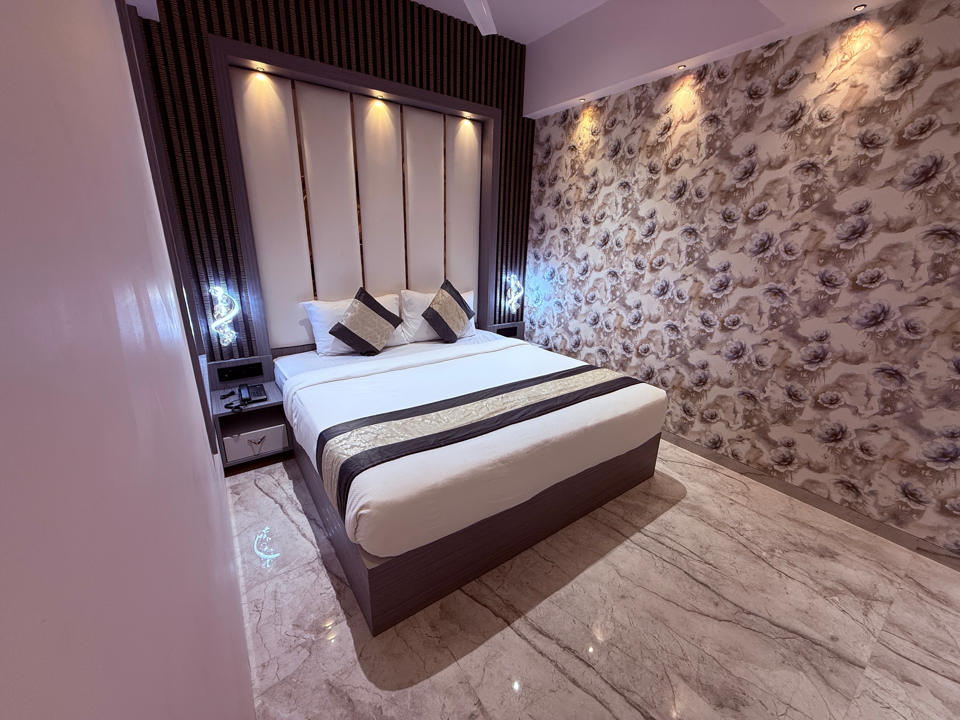 Hotel Saffron Grand Thane - Tap to explore photos