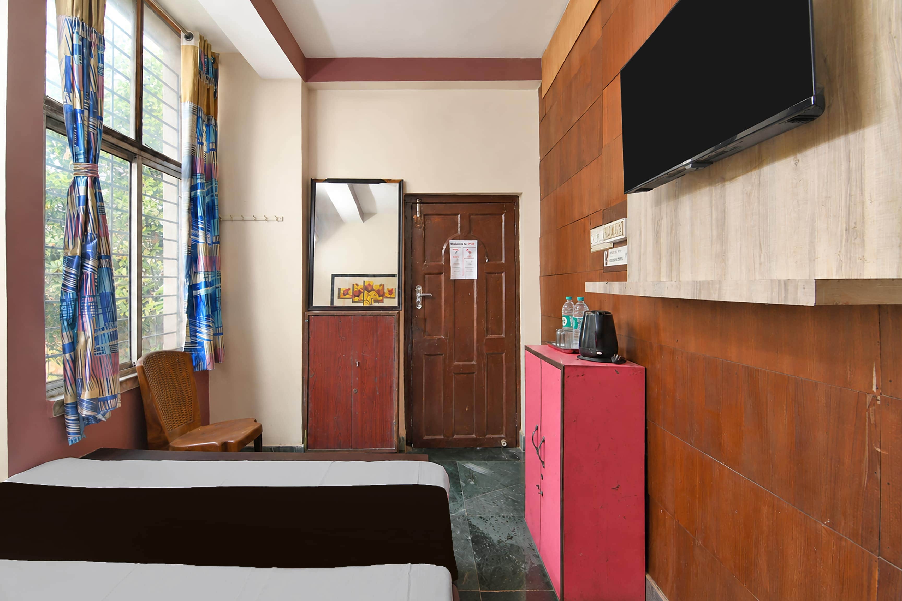 Super Hotel O Diamond Mall Kolkata Formerly Petals Residency - Tap to explore photos