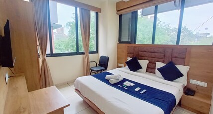 Hotel Suncity Ashram Road Room Type - Premium King Bed Room