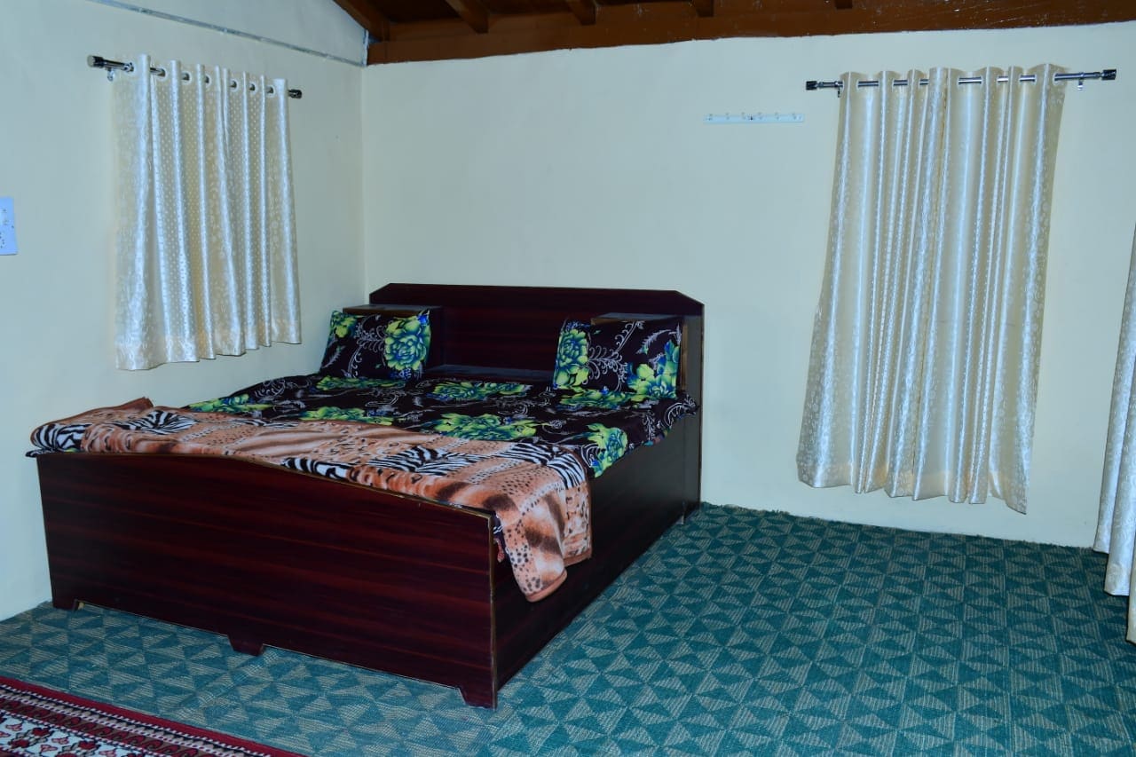 Parwati Orchard Homestay - Tap to explore photos