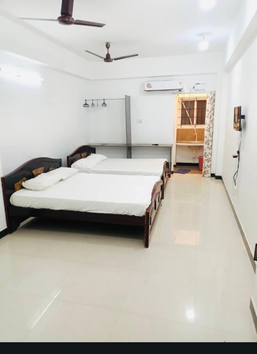 PALLIYARAI GARDENS LODGE - Tap to explore photos