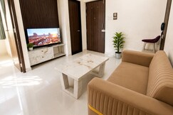 Super Luxe 1 BHK Fully Furnished