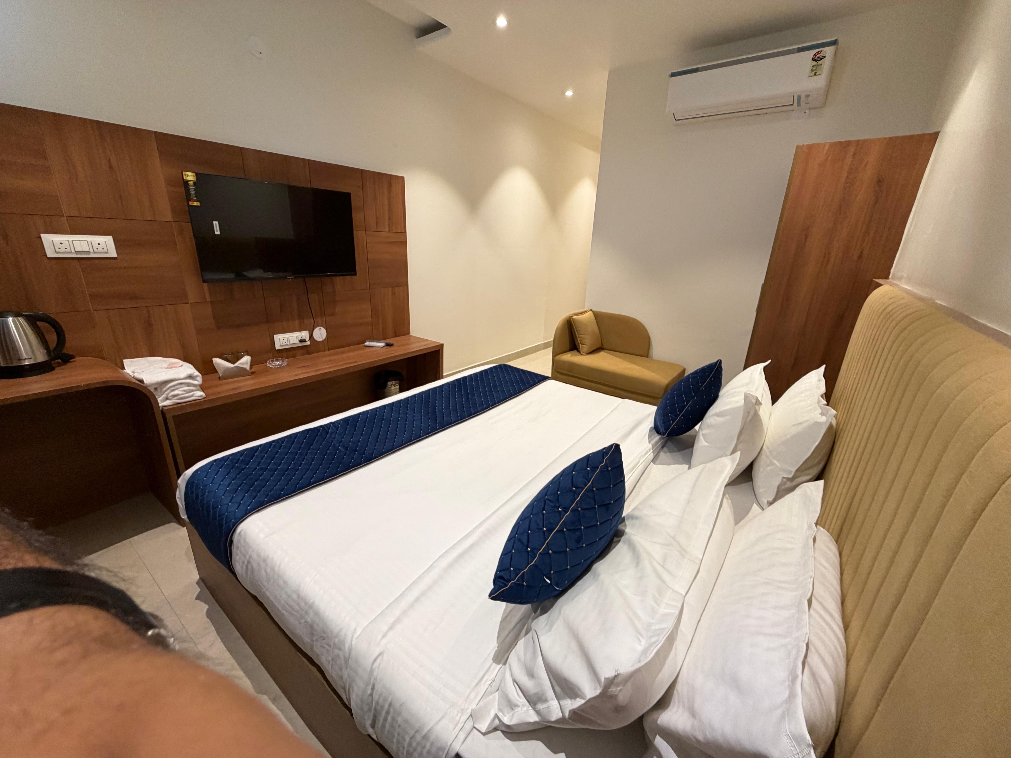 Hotel Tranquil - Tap to explore photos