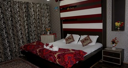 Chinar Residency | Rooms & Caretaker Room Type - Deluxe Room