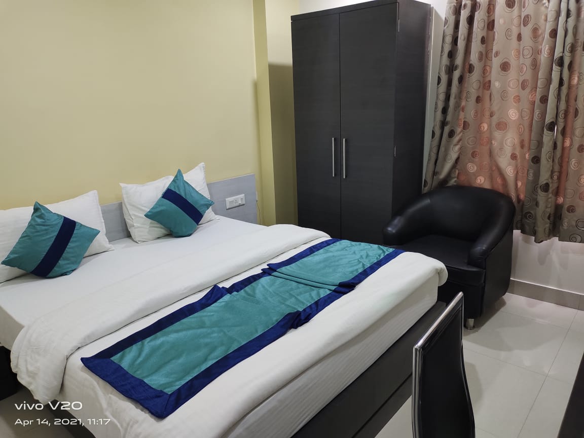 Hotel Tushtaya Residency - Tap to explore photos