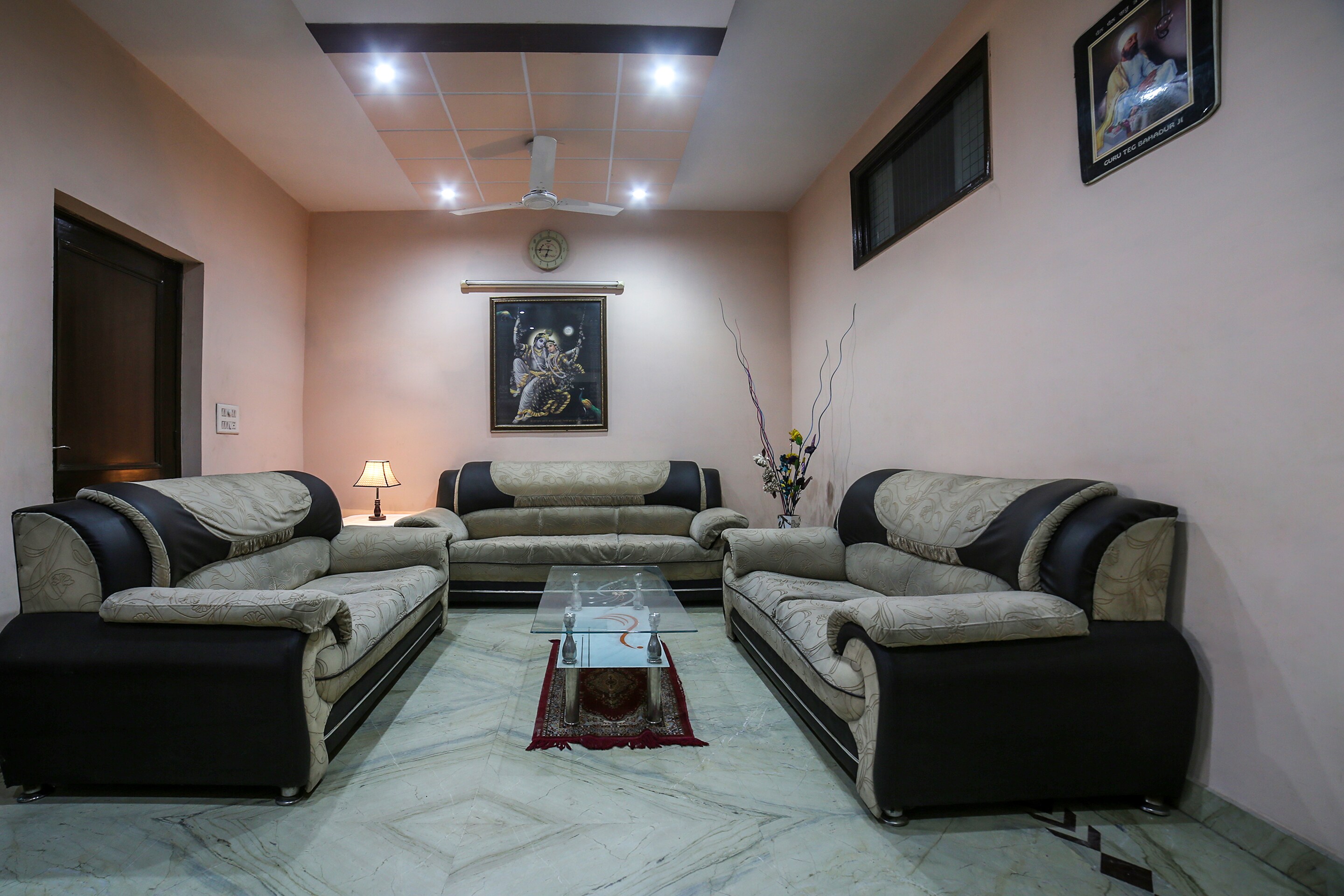 Parkashs Bed And Bed Breakfast | Room & Wi-Fi - Tap to explore photos