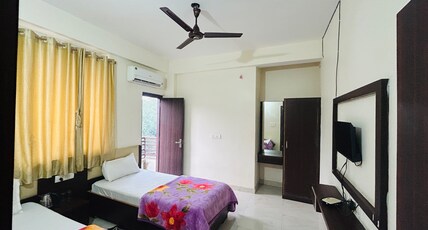Hotel Metta Budhha International Room Type - Deluxe