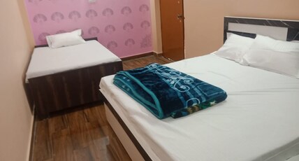 Ayodhya Paradise 5 min Walking from Ramjanambhoomi Room Type - Deluxe Room with private Washroom